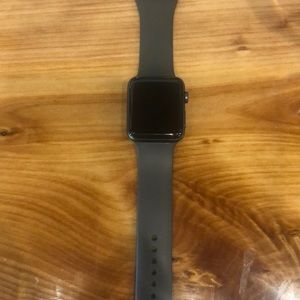 Apple Watch Series 3 + Cellular (42mm)